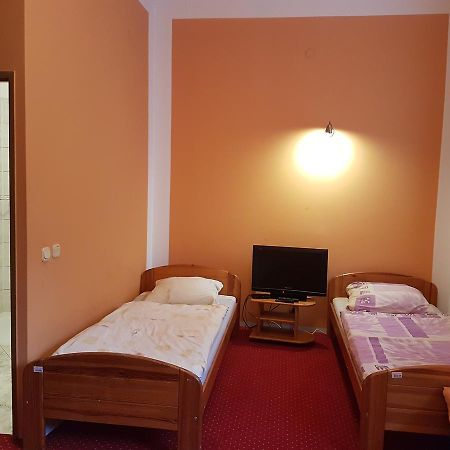 Chrobry Hotel Szprotawa Kültér fotó