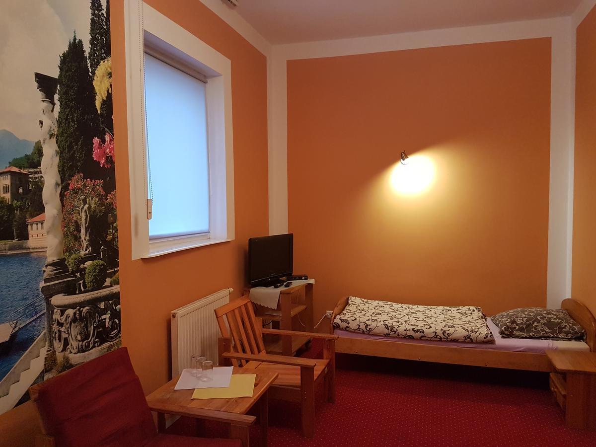 Chrobry Hotel Szprotawa Kültér fotó