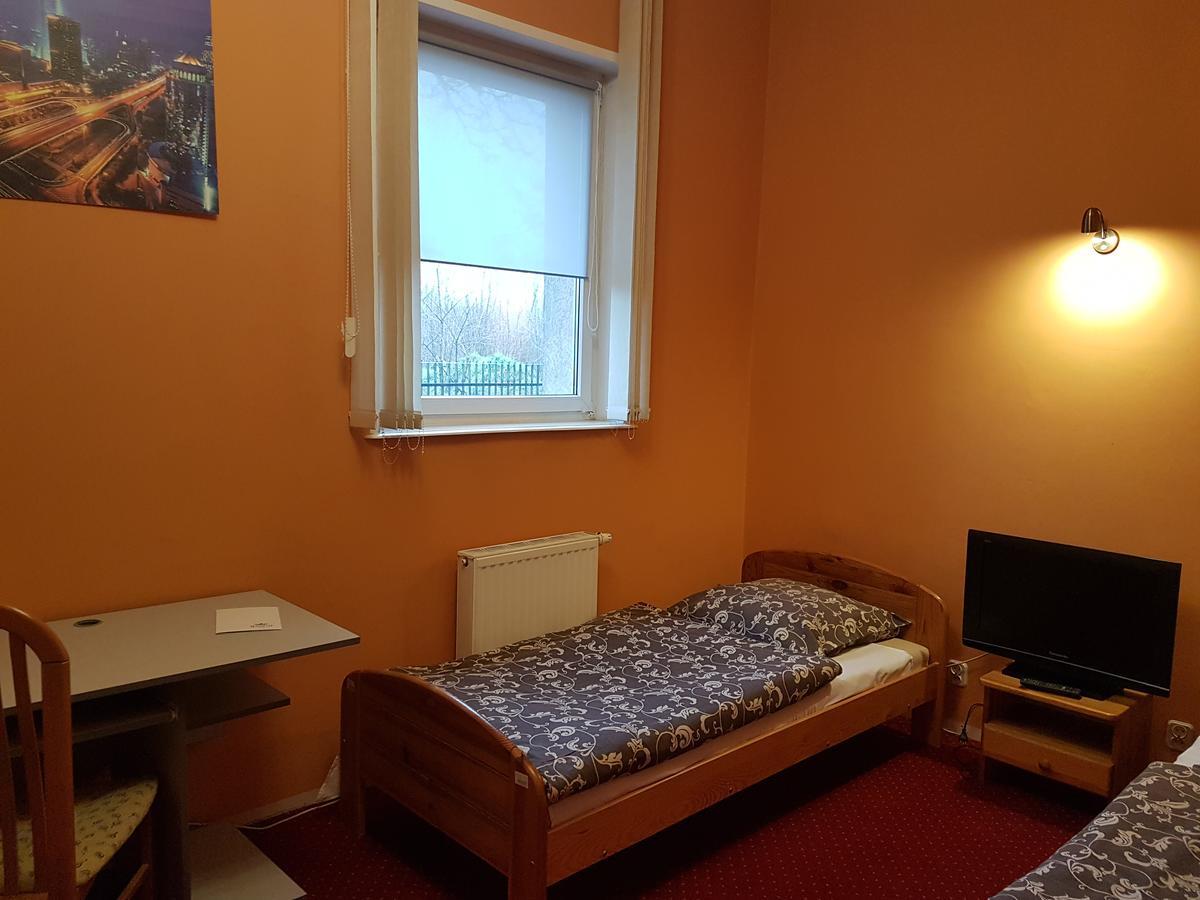 Chrobry Hotel Szprotawa Kültér fotó