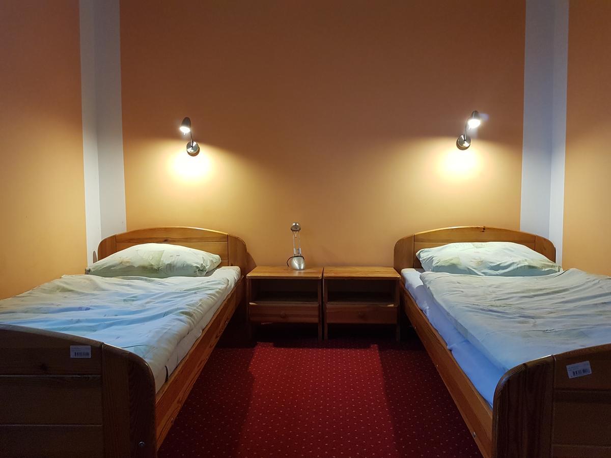Chrobry Hotel Szprotawa Kültér fotó